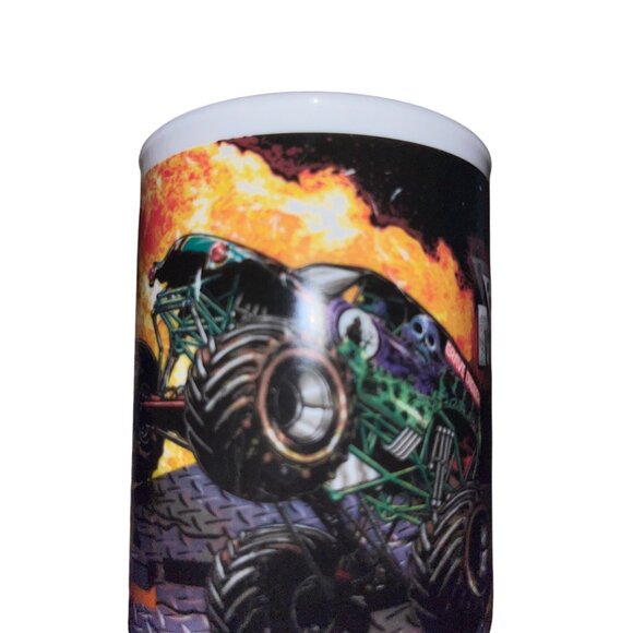 2009 Whirley DrinkWorks Monster Jam Truck Cup Grave Digger & Maximum Destruction - Picture 8 of 14